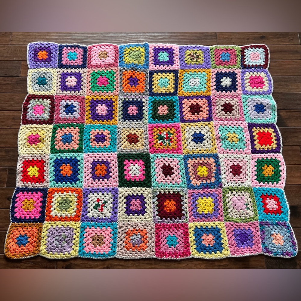 HAND Crocheted VINTAGE Granny Squares CROCHET Blanket THROW Afghan